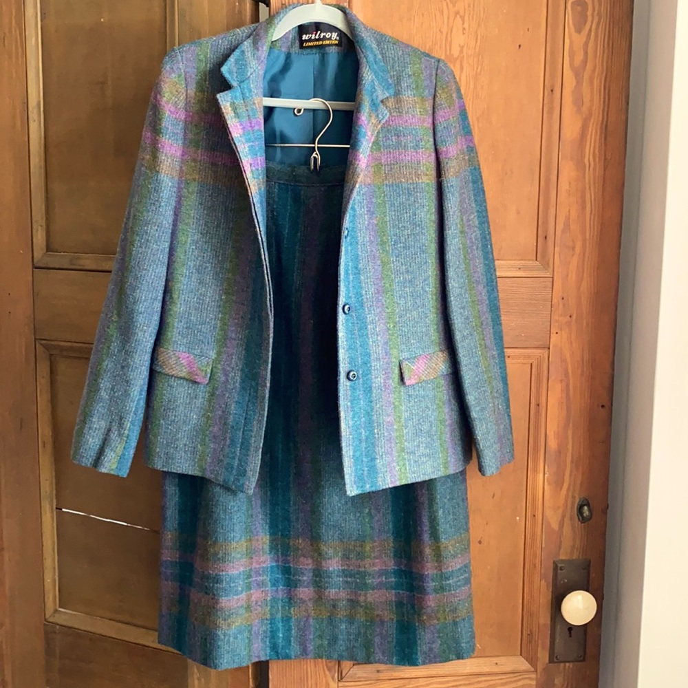 Vintage Wilroy Limited Edition Jacket and skirt set. Size 8.